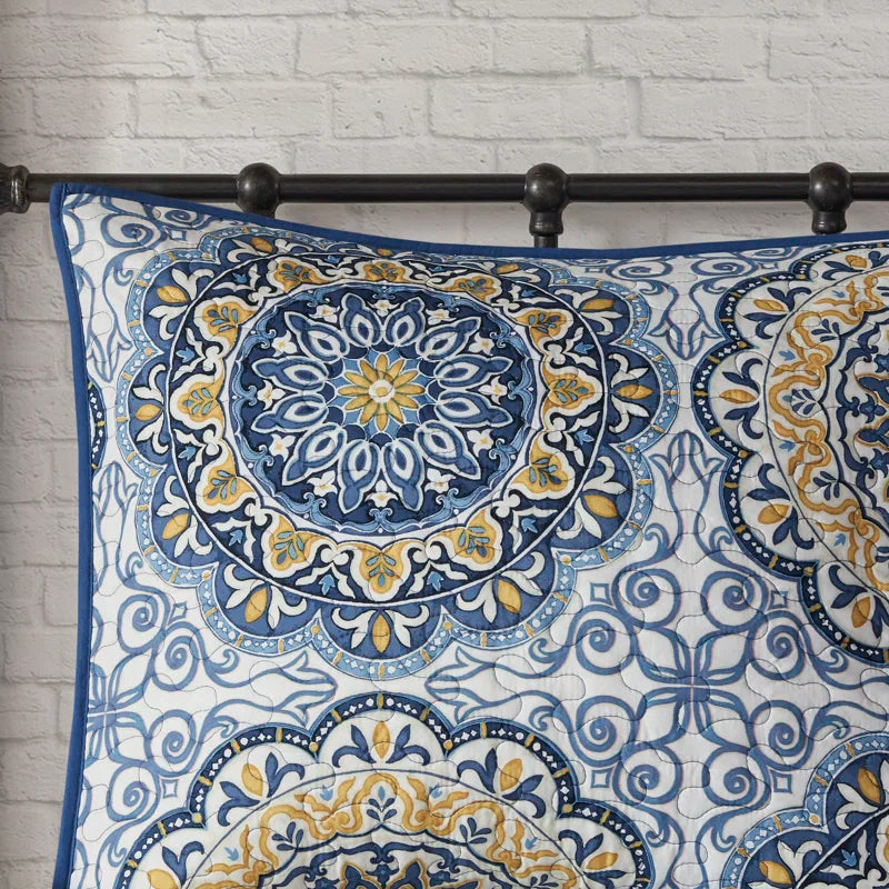 6 Piece Reversible Quilt Set with Throw Pillows