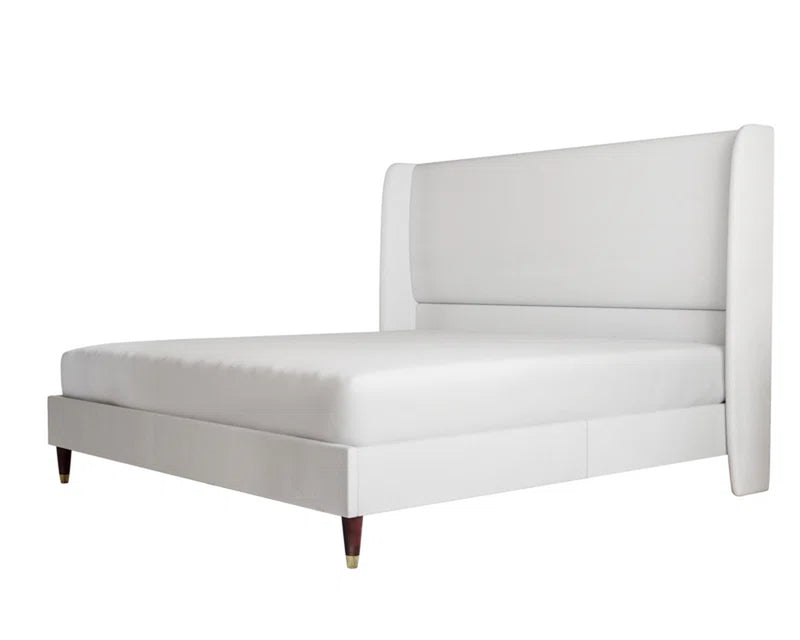 Belo Upholstered Platform Bed