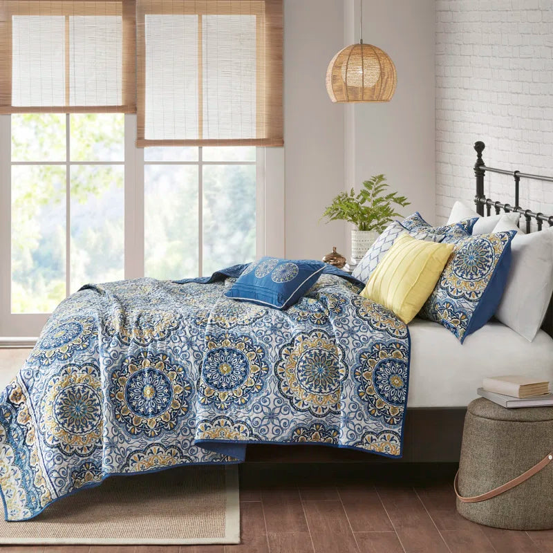 6 Piece Reversible Quilt Set with Throw Pillows