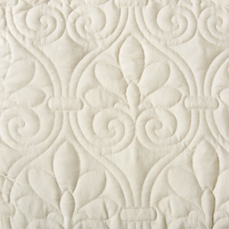 Quebec 3 Piece Split Corner Pleated Quilted Bedspread