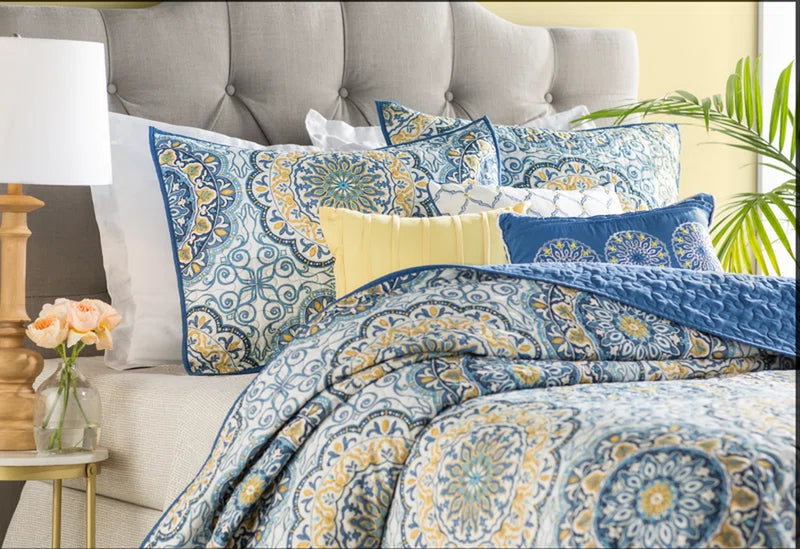 6 Piece Reversible Quilt Set with Throw Pillows