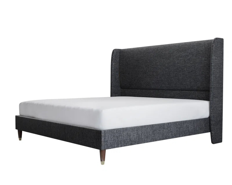 Belo Upholstered Platform Bed